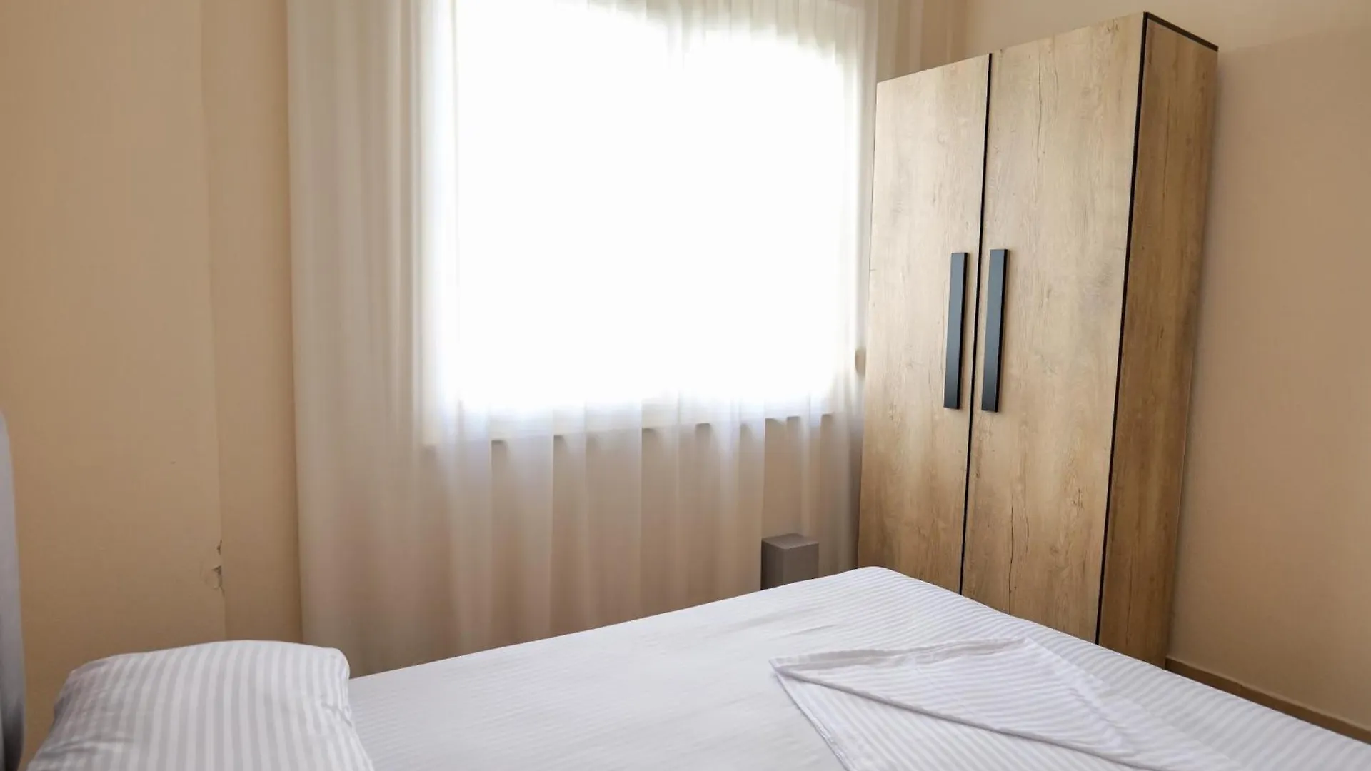 Blu Apart Hotel Durrës 0*,  Albanien